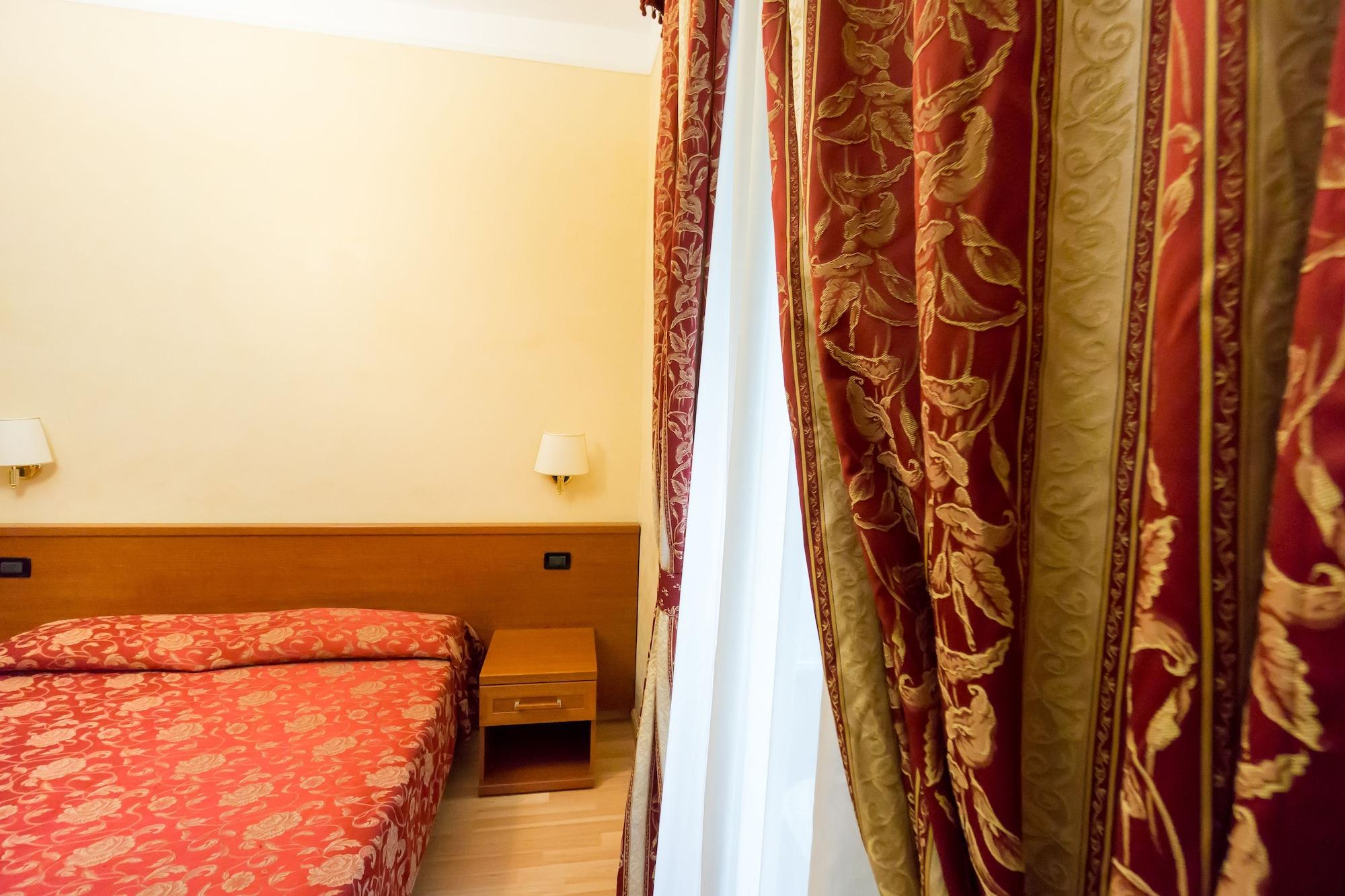 Funny Palace Hostel Рим Экстерьер фото