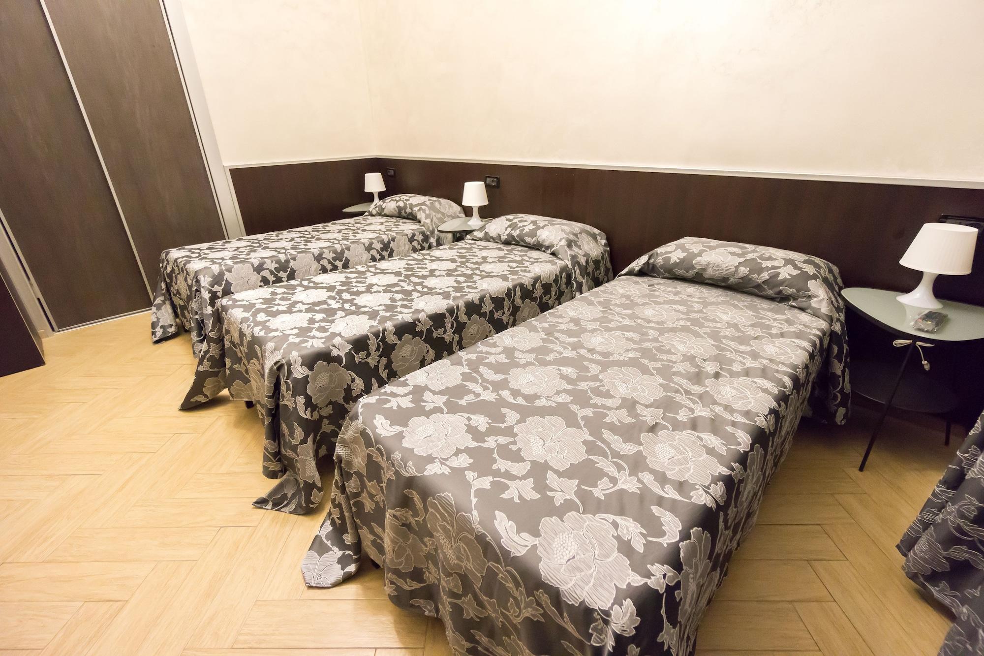 Funny Palace Hostel Рим Экстерьер фото