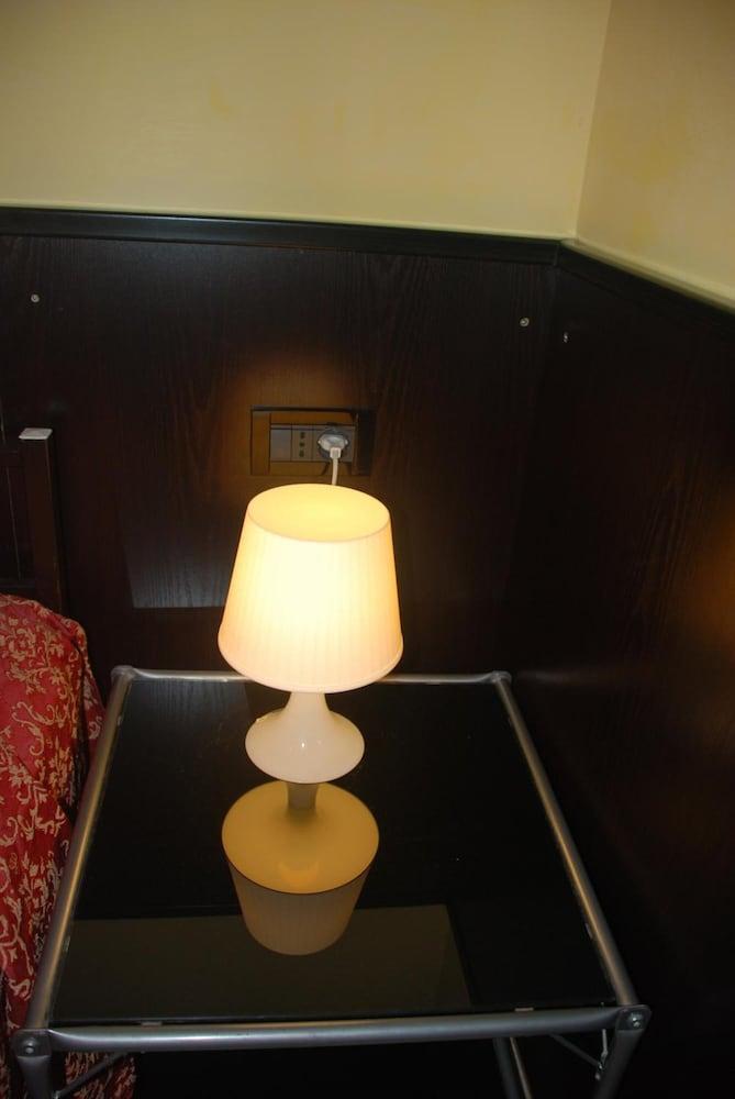 Funny Palace Hostel Рим Экстерьер фото