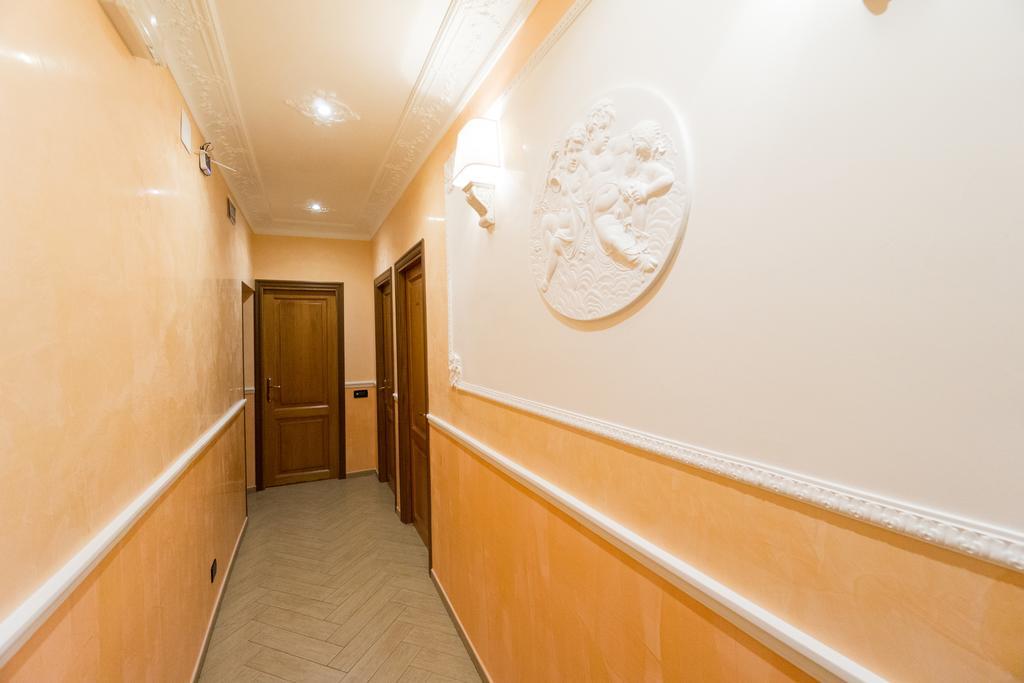 Funny Palace Hostel Рим Экстерьер фото
